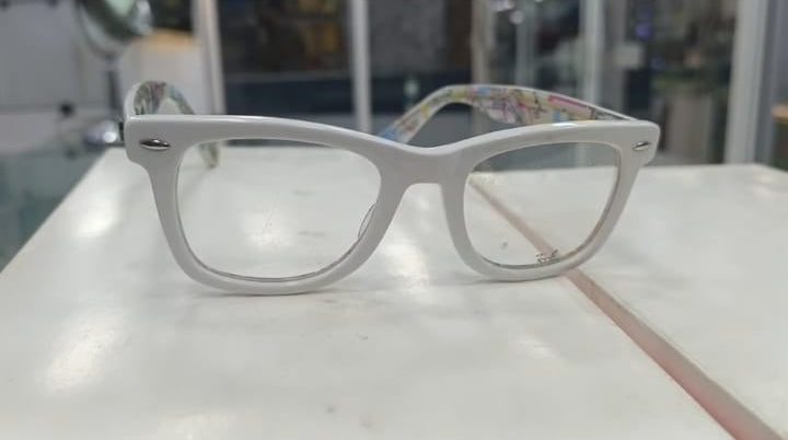 Sunglasses for Both male and female (Premium Quality) - Cash on Delivery